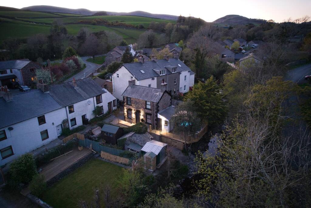 Luxurious Cottage With Hot Tub, Lake District Duddon ภายนอก รูปภาพ