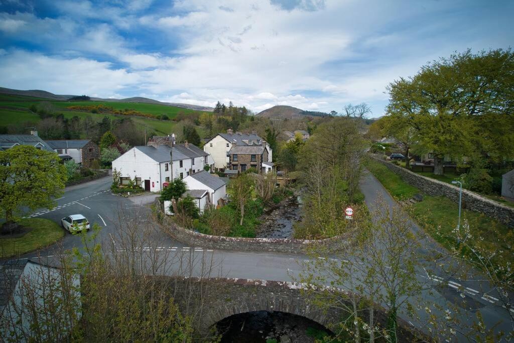 Luxurious Cottage With Hot Tub, Lake District Duddon ภายนอก รูปภาพ
