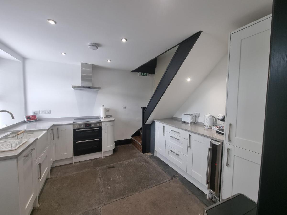 Luxurious Cottage With Hot Tub, Lake District Duddon ภายนอก รูปภาพ